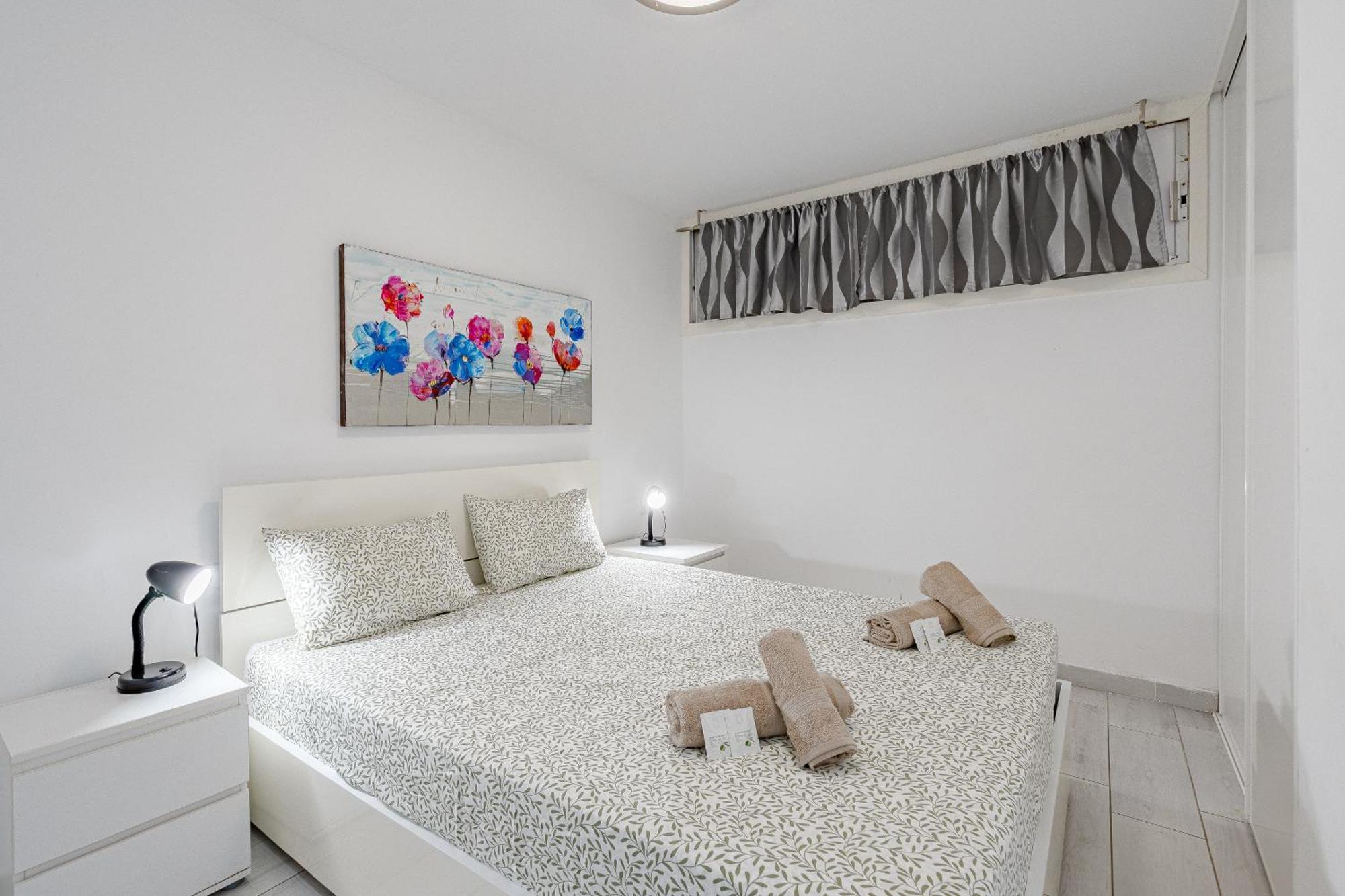 Un Dormitorio En Playa De Las Americas 아데제 외부 사진