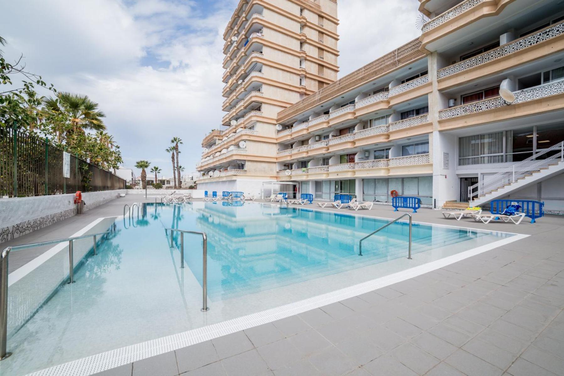 Un Dormitorio En Playa De Las Americas 아데제 외부 사진