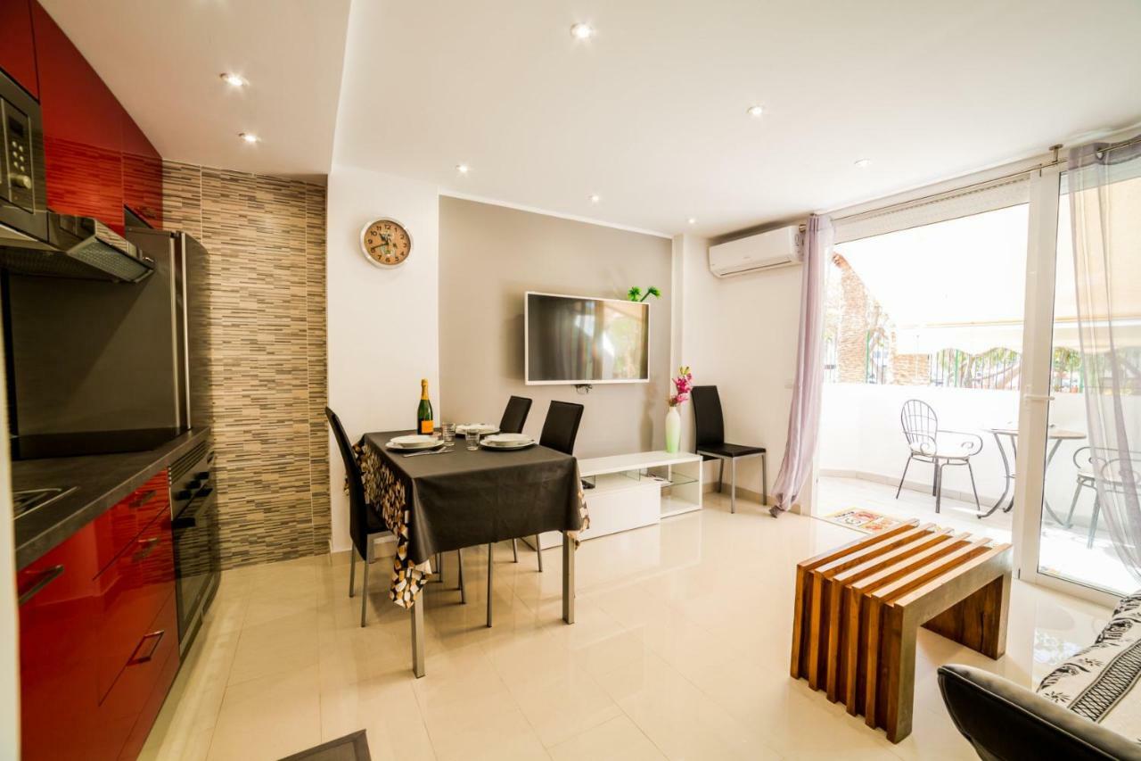 Un Dormitorio En Playa De Las Americas 아데제 외부 사진