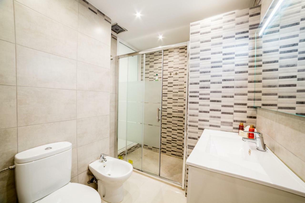 Un Dormitorio En Playa De Las Americas 아데제 외부 사진