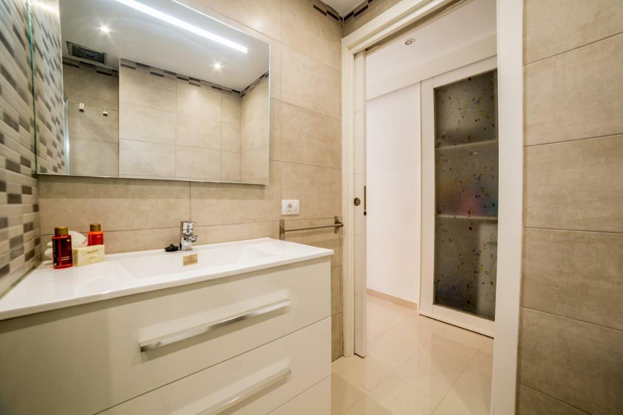 Un Dormitorio En Playa De Las Americas 아데제 외부 사진